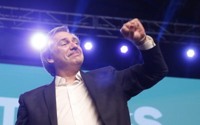 Fernández ganó en primera vuelta y negocia con Macri la transición