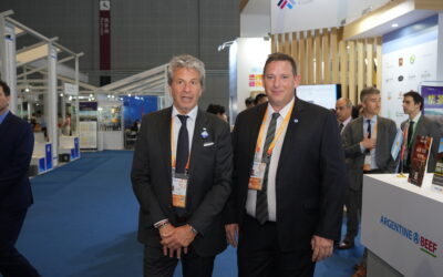 Juan Pazo visitó el stand del IPCVA en la CIIE de China