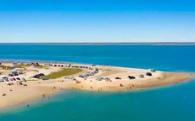 Cómo llegar al “Caribe” secreto de la Patagonia de aguas cálidas e ideal para desconectar