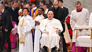 El Papa reapareció por sorpresa ante los fieles en la Plaza San Pedro